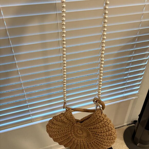 Neiman Marcus Handwoven Crochet Seashell Bag with Pearl Chain Handle - Picture 7 of 7